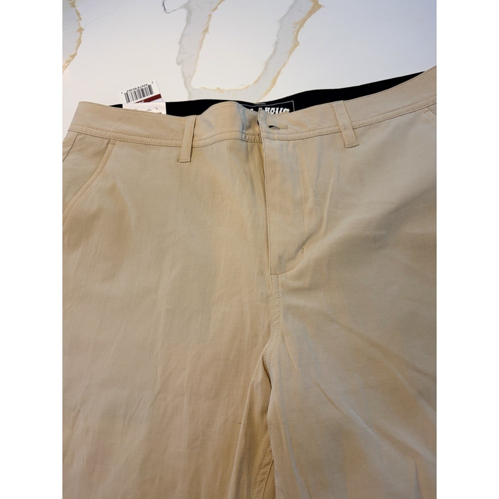 Billabong Mens Hybrid Shorts 18" Size 34 Taupe Beige Khaki Walkshorts NWT - Picture 2 of 7